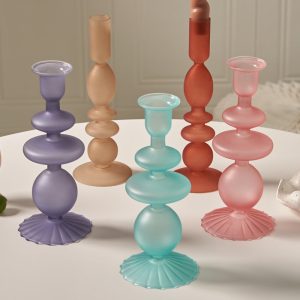 Chandelier pastel pour une ambiance chaleureuse