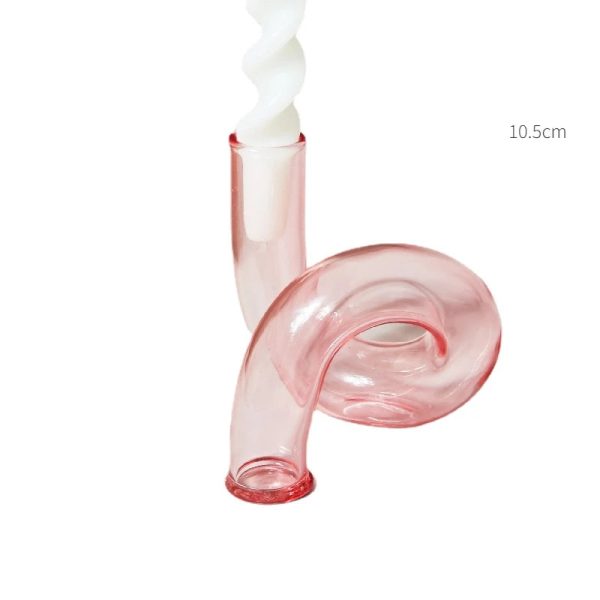 Chandelier en verre rose, pièce maîtresse pour votre table