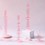 Bougeoir en verre rose parfait pour une ambiance chaleureuse