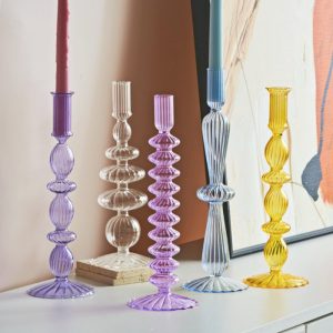 Bougeoir en verre strié pour une ambiance chaleureuse