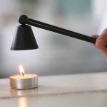 Eteignoir en acier noir pour un usage pratique