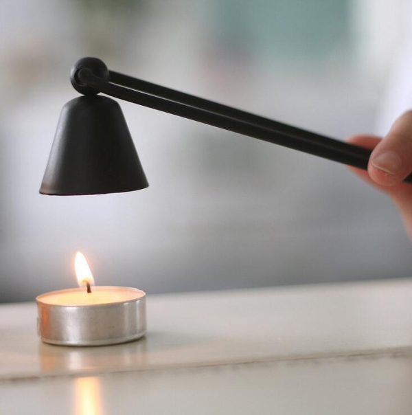 Eteignoir en acier noir pour un usage pratique