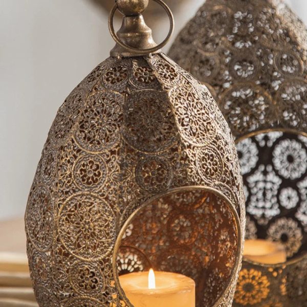 Accessoire décoratif doré au style oriental