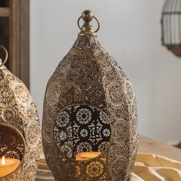 Photophore en métal doré pour une ambiance chaleureuse