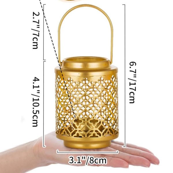 Lumignons dorés, accessoires en métal pour ambiance chaleureuse