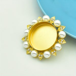 Mini Bougeoir en métal doré, design raffiné