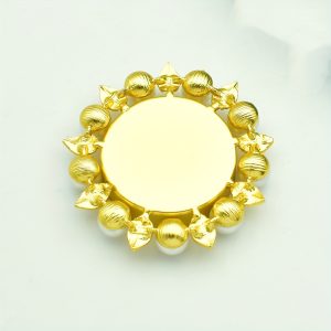 Bougeoir décoratif en strass et perles dorées