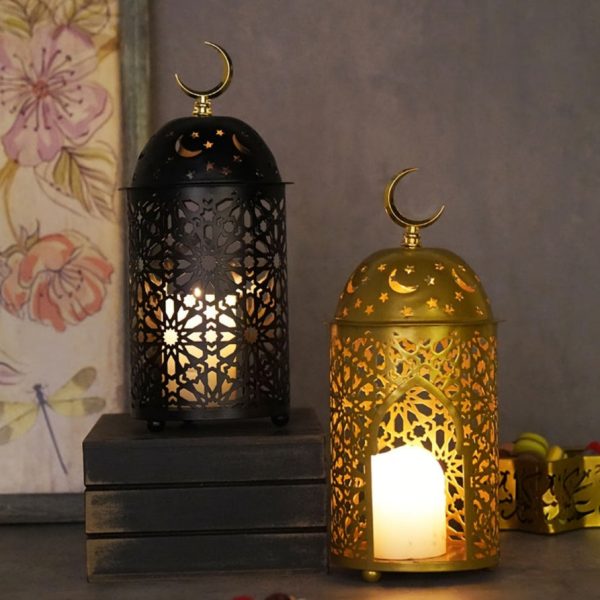 Photophore doré traditionnel aux motifs marocains