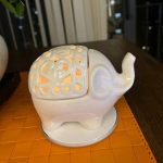 Éléphant blanc en céramique, luminaire original