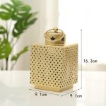 Lanterne en métal pour ambiance chaleureuse