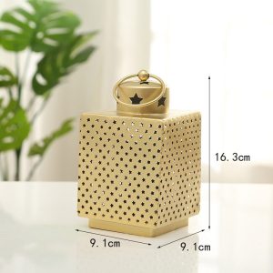 Lanterne en métal pour ambiance chaleureuse