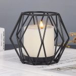 Accessoire décoratif noir en forme géométrique