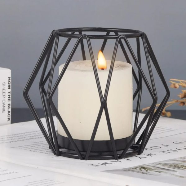 Accessoire décoratif noir en forme géométrique