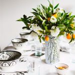 Photophore noir avec motifs ronds, idéal pour ambiance