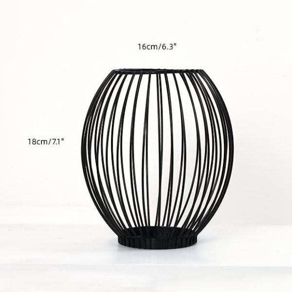 Ambiance moderne avec photophore noir en ovalité