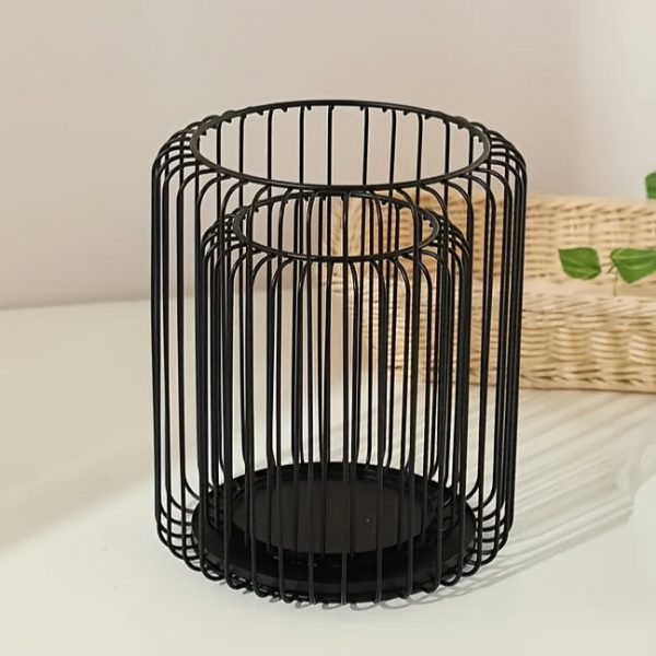 Accessoire décoratif noir, panier rond pour soirée intime