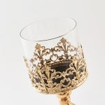 Accessoire de décoration en verre dentelle dorée
