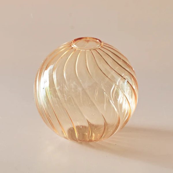 Vase en verre, style contemporain et épuré