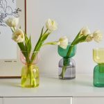 Soliflore en verre design aux couleurs contrastées